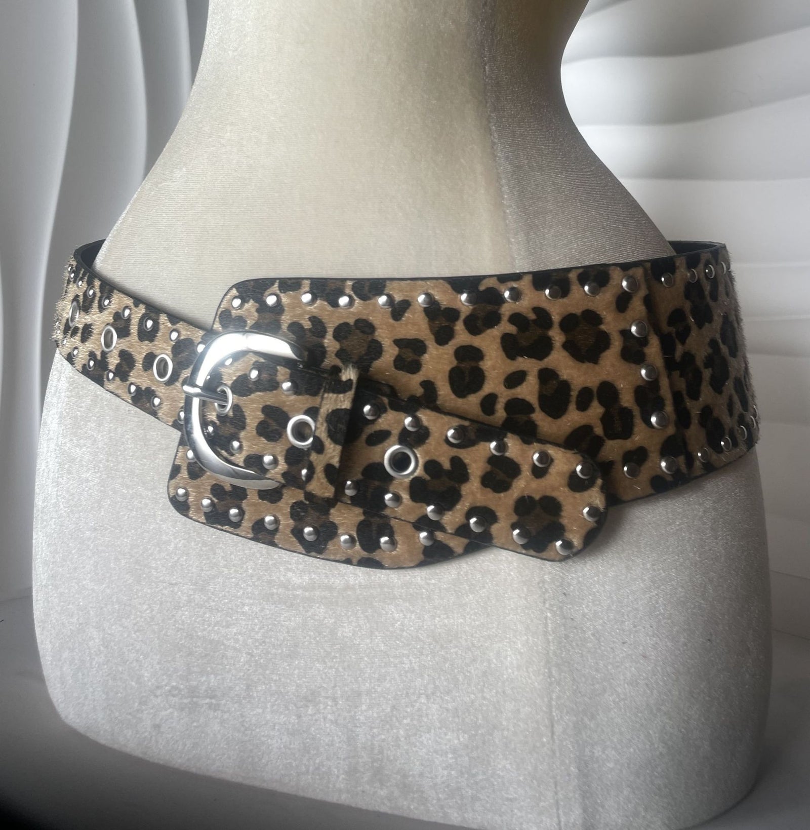 DOUBLE BUCKLE STUD BELT
