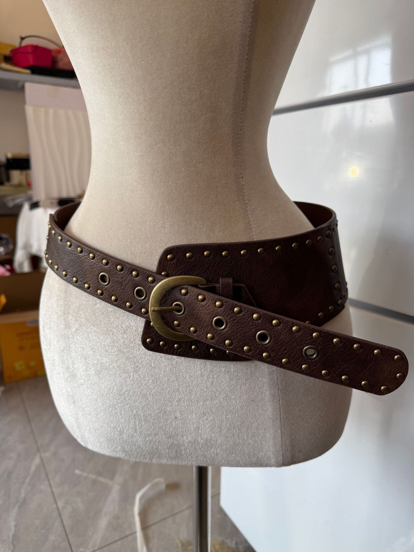 DOUBLE BUCKLE STUD BELT