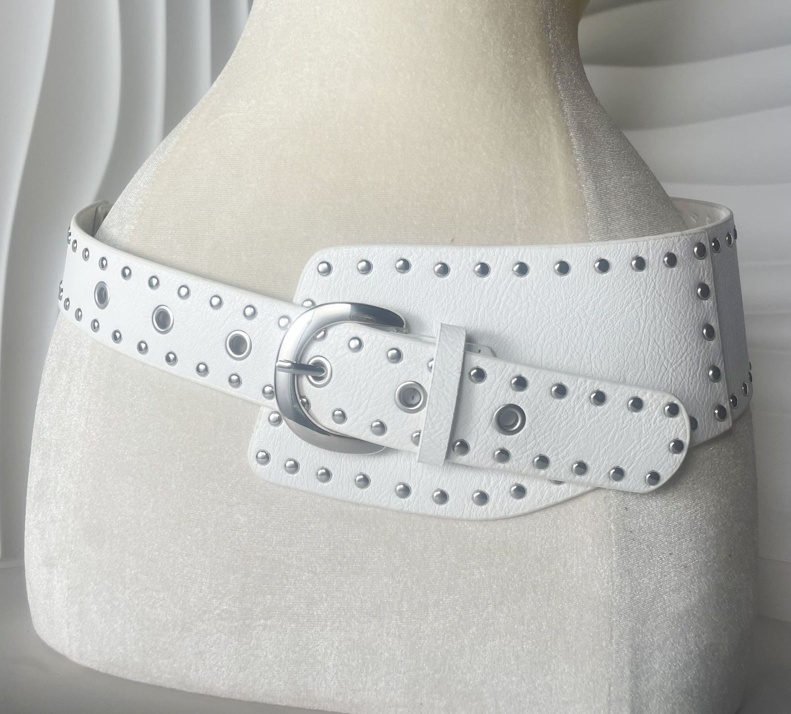 DOUBLE BUCKLE STUD BELT